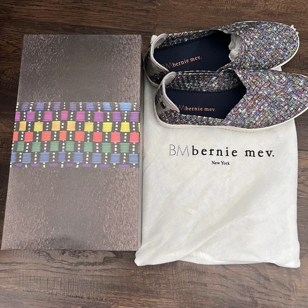 Bernie Mev New‎ York Slip On Sneaker Womens 8 US EUR 39 Blue Perforated Paisley